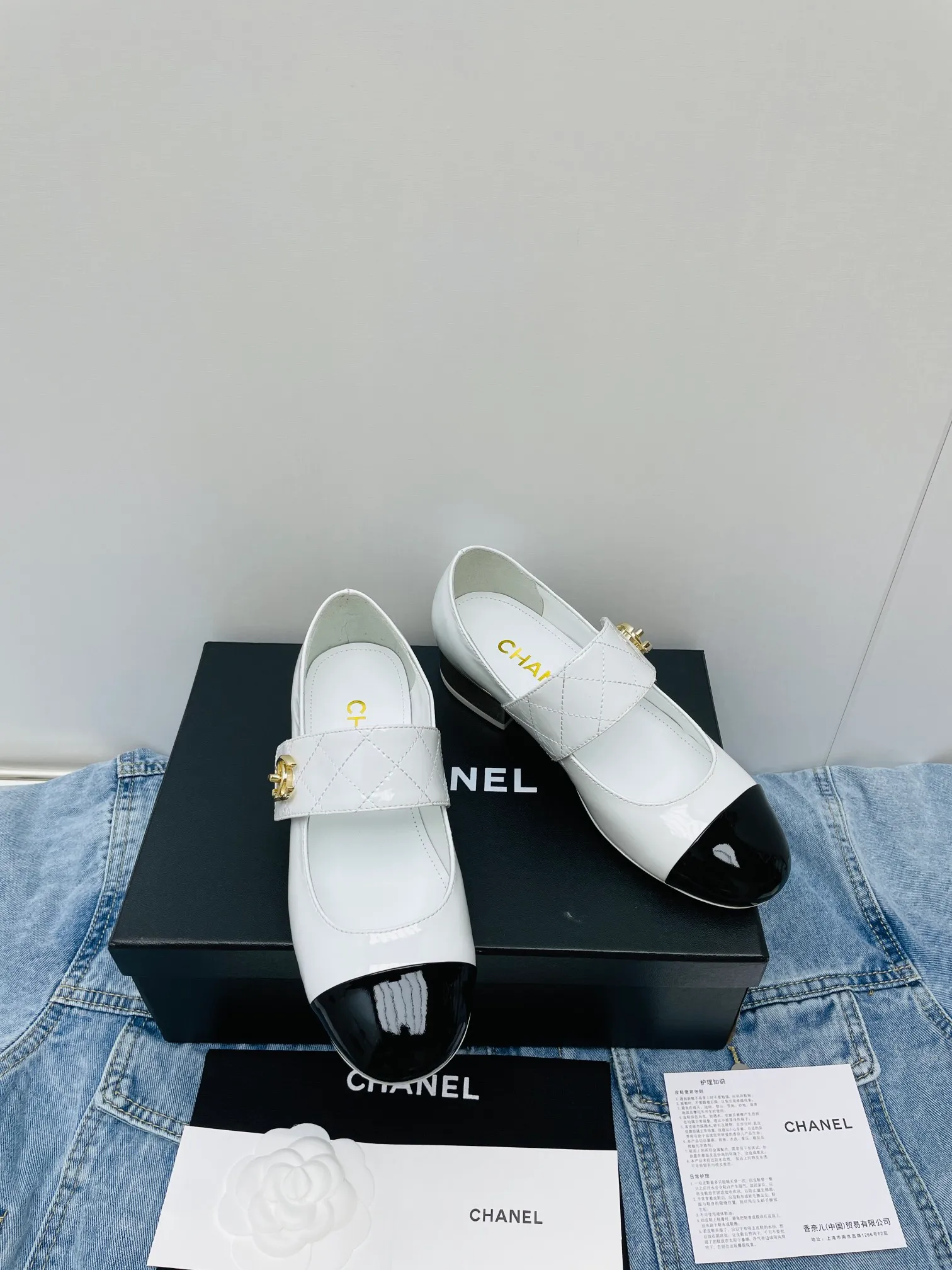 👟👟Ex-factory price 480👟👟 Hot new model CHANEl 2023s Chanel classic rhombus Mary Jane shoes Celebrity favorite of Internet celebrities Xiaohongshu highly recommends this year's latest popular outfits A popular element you must not miss Personalized rust rhombus belt Elastic band and movable rotating metal buckle design suitable for any foot Soft lambskin lining Comfortable to wear and absorb sweat Fabric: Patent leather Lining: Sheepskin lining Outsole: Genuine leather outsole + electroplated heel Heel height: 3CM Code number: 35-40 (40 customized items are not returnable)